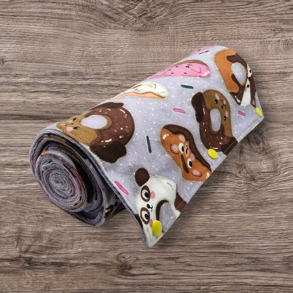 Eco-Friendly Reusable Paper Towels in Dog and Cat Donuts Print - Picture 4 of 4